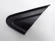 Polo 2G Driehoek boven spatbord links 2G0853273A