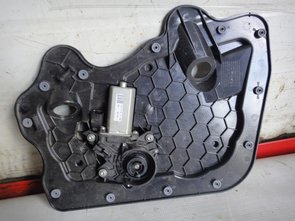 Audi A8 2010>>Portier soft close Links voor 4H0837915