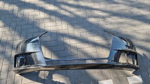 Audi A4 8W Voorbumper 4xPDC 8W0807437