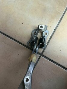 Auris 2009 Motorkap Scharnier rechts en links