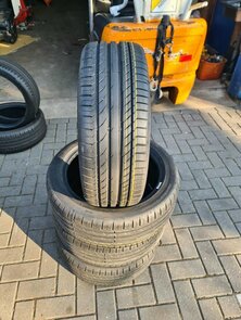 4x Continental zomer banden Nieuw 215/45/17 91W