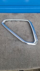 T-Cross Mistlamp kap lijst links 2GM853101B