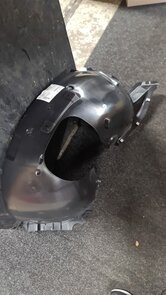 Audi A3 8Y Wielkuip Modderkuip links 8Y0821171M